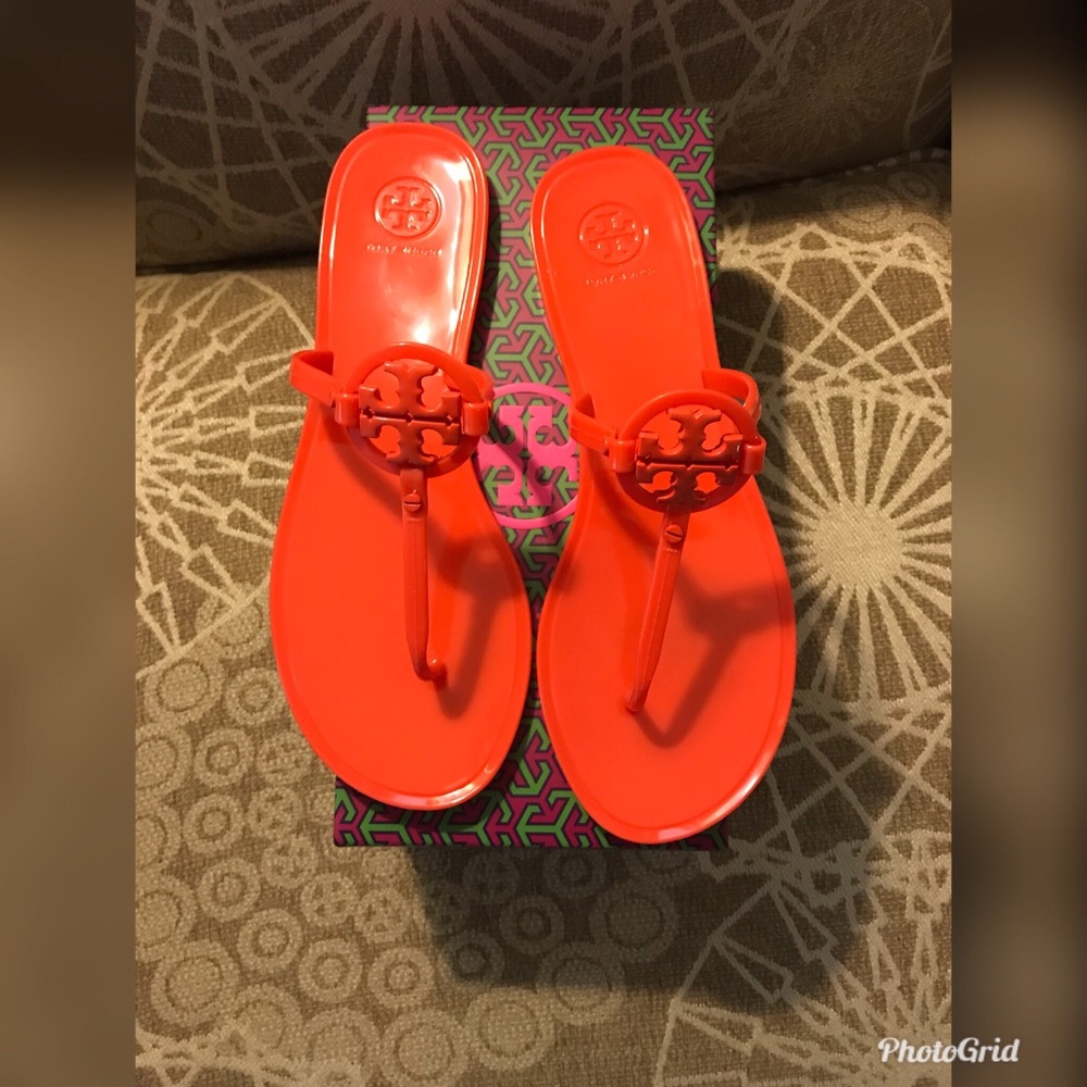 Flat thong sandal
